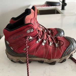 Oboz 7.5 womens hiking boots slightly used (not new)